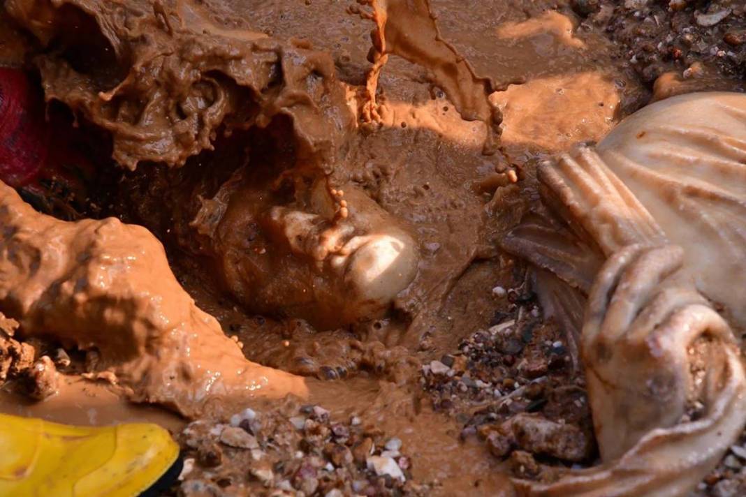 Su birikintisinde bulundu, bir ayağı kesik! Yetkililer harekete geçti, böylesi ilk kez görüldü 8